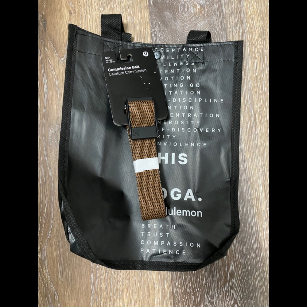 Lululemon Commission Belt Size S 26”-30”